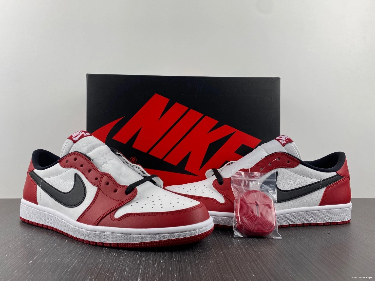 600 Jordan Low 'Chicago' 1 Retro Air 705329 - OG 1019